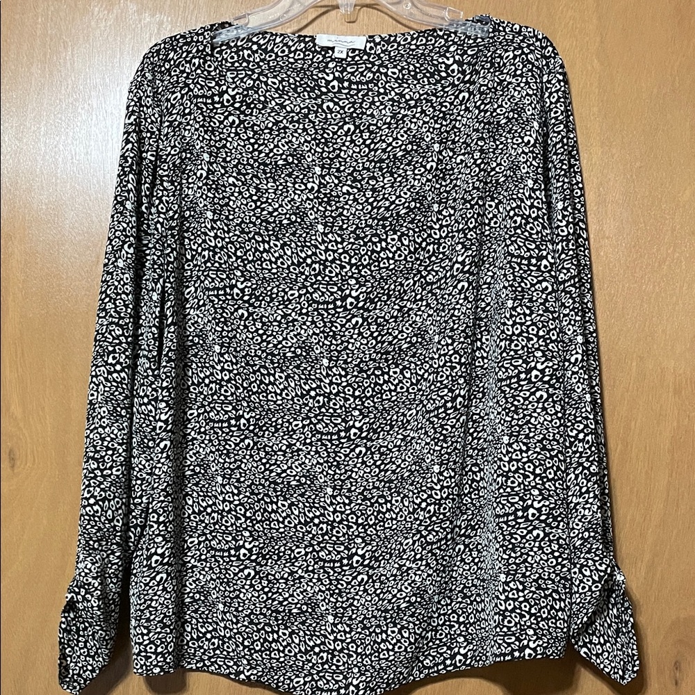 Elegant Black and White Blouse